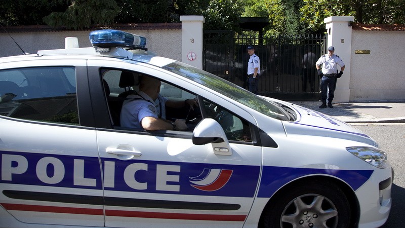 polícia_francúzsko_auto_policajti_ilustračné foto
